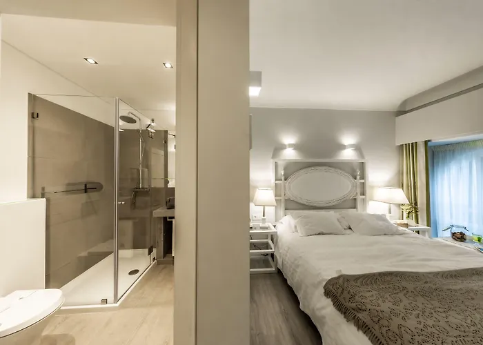 Hotell Grande 4*